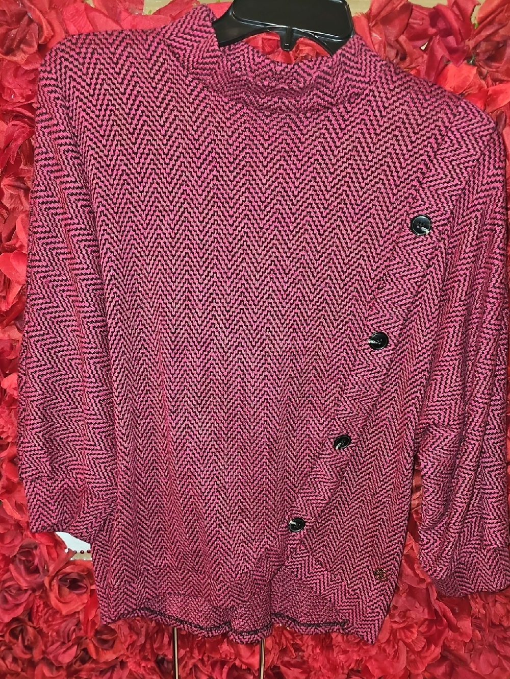 Adrienne Vittadini Red & Black Chevron Button-Accent Turtleneck Shirt Size Med
